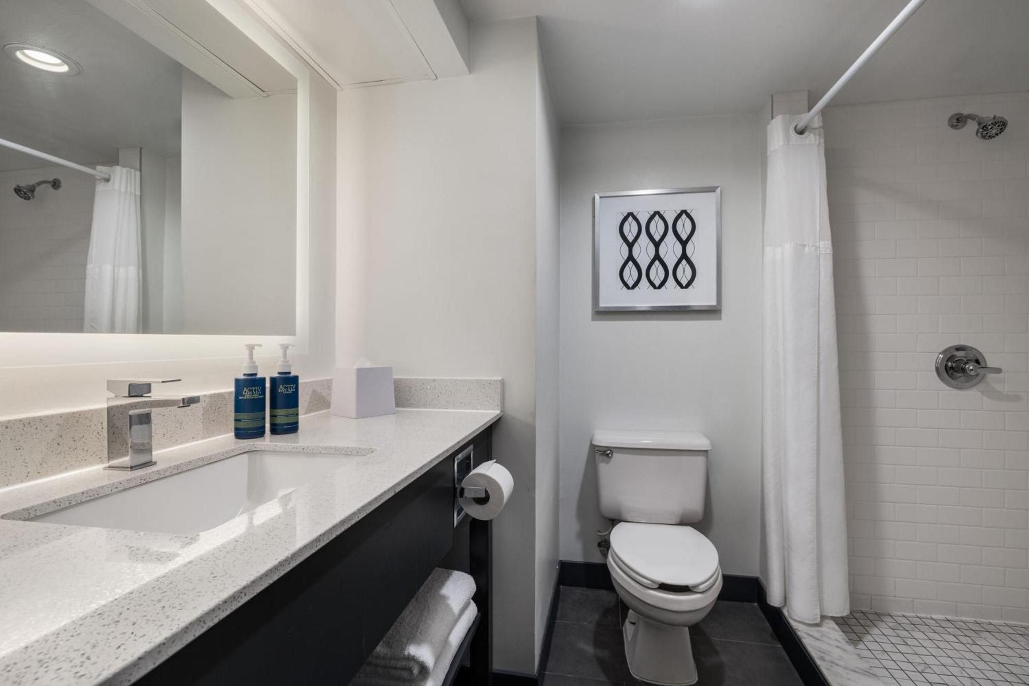 Four Points By Sheraton Greensboro Airport Bagian luar foto