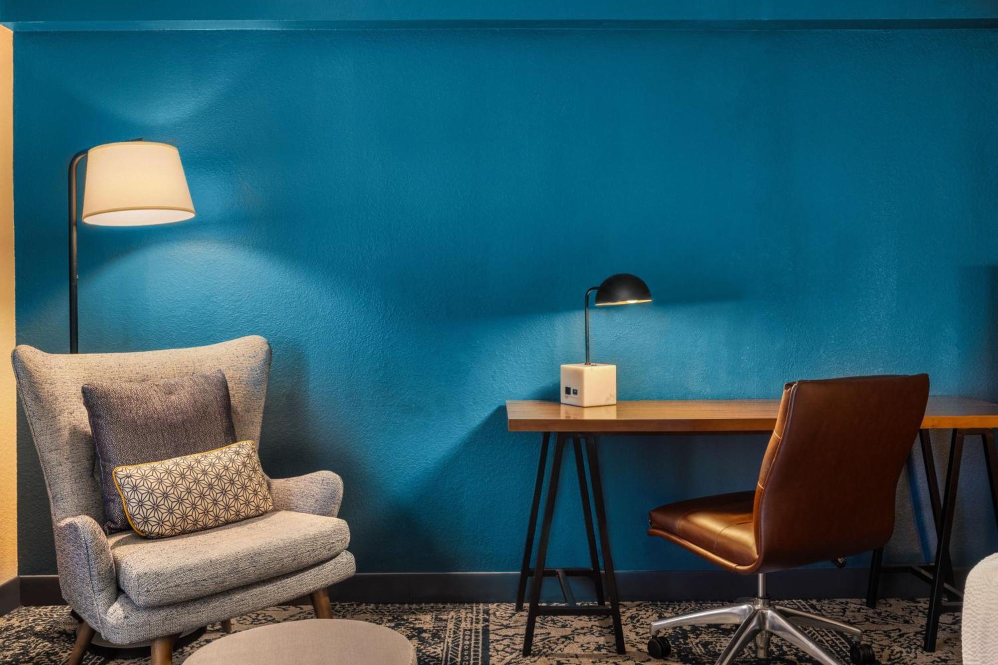 Four Points By Sheraton Greensboro Airport Bagian luar foto