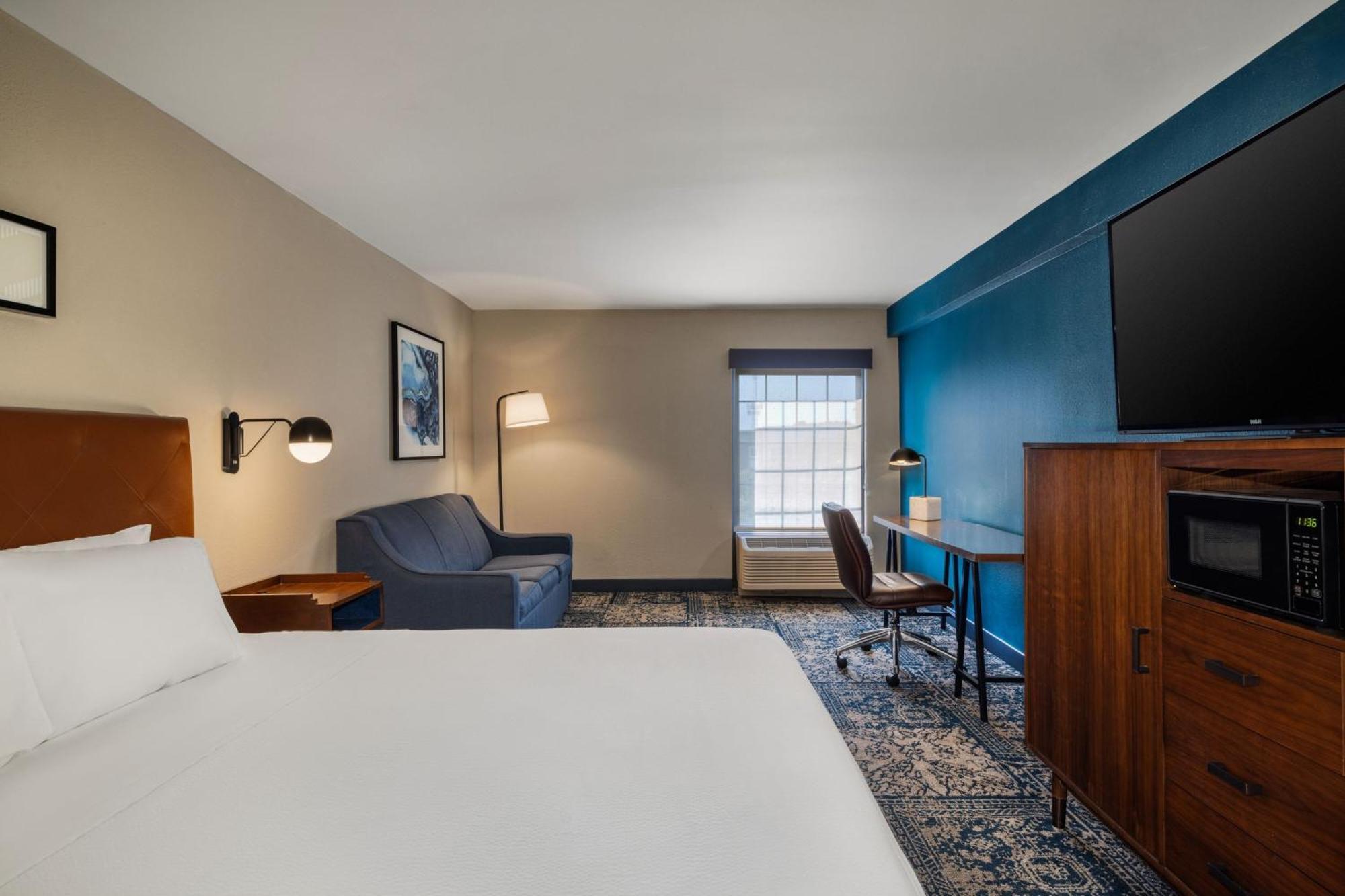 Four Points By Sheraton Greensboro Airport Bagian luar foto