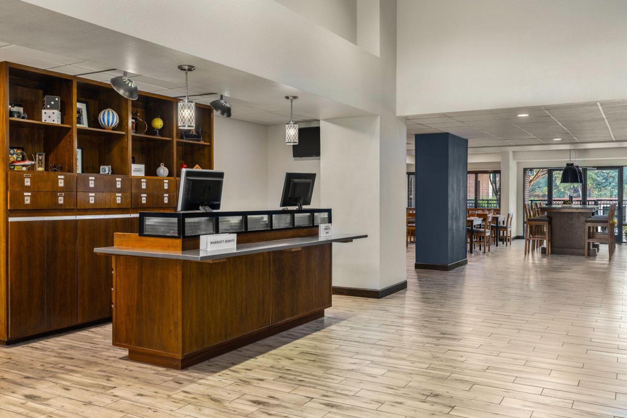 Four Points By Sheraton Greensboro Airport Bagian luar foto