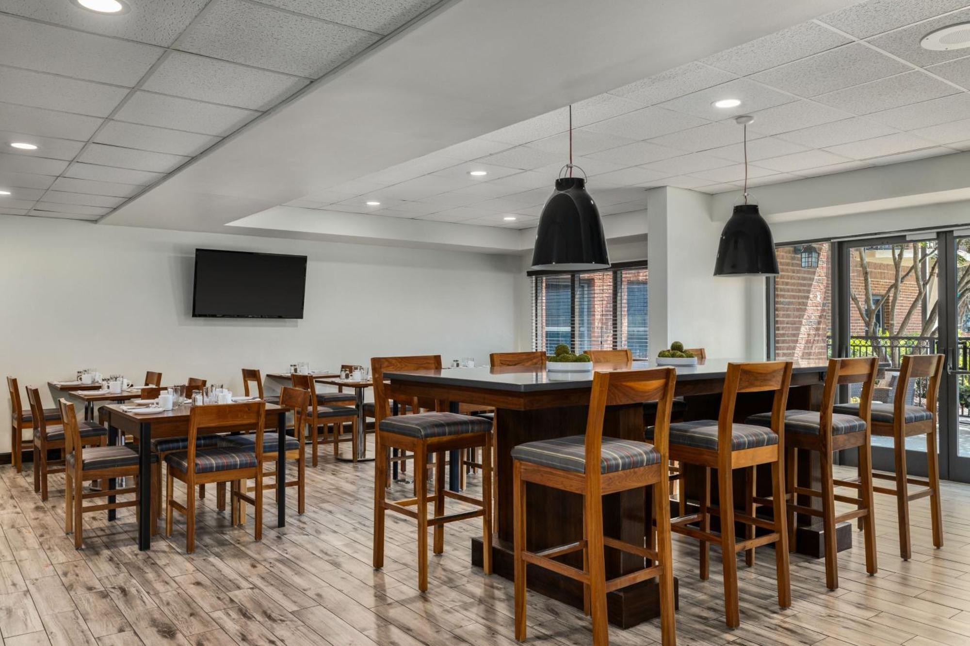 Four Points By Sheraton Greensboro Airport Bagian luar foto