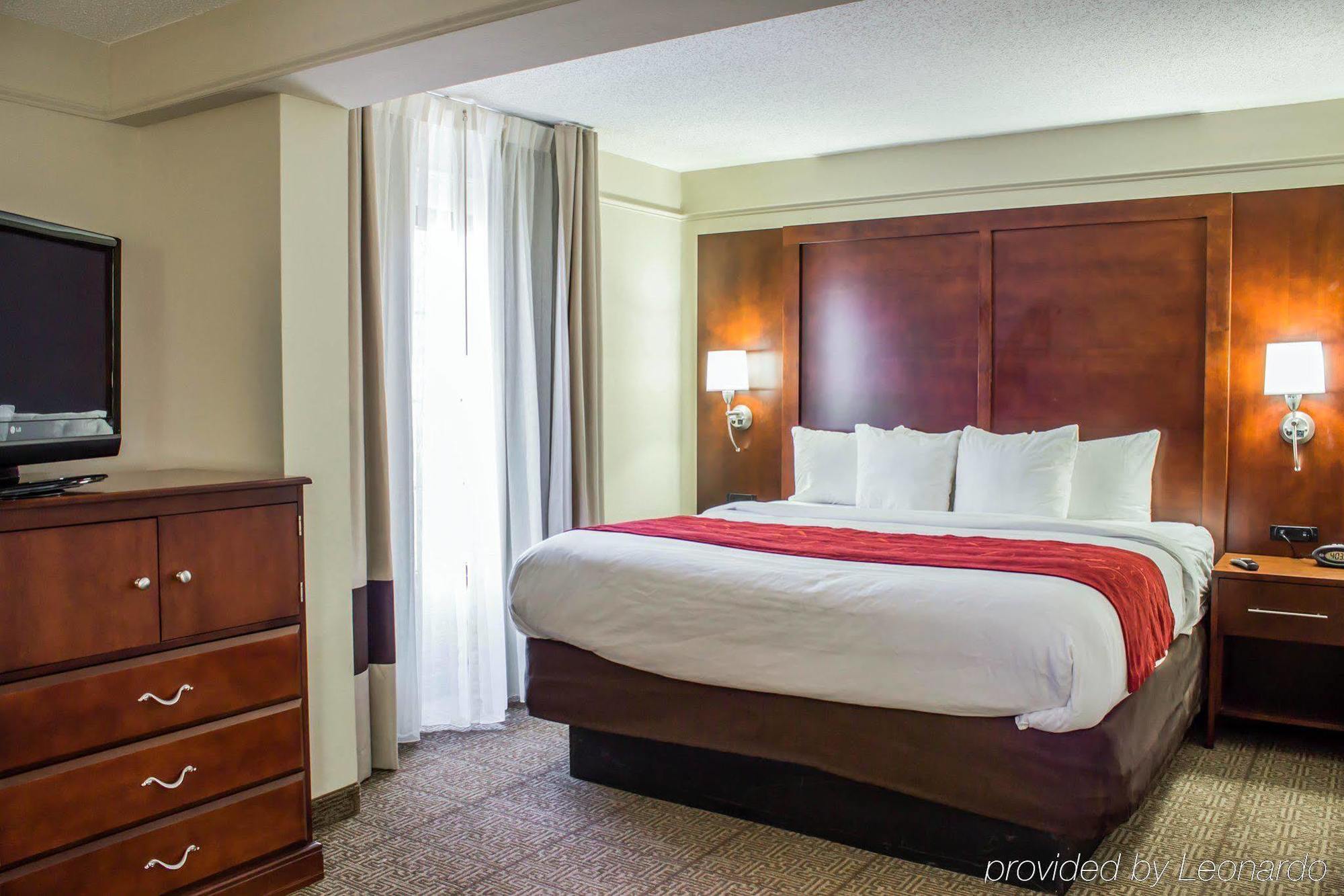 Four Points By Sheraton Greensboro Airport Bagian luar foto