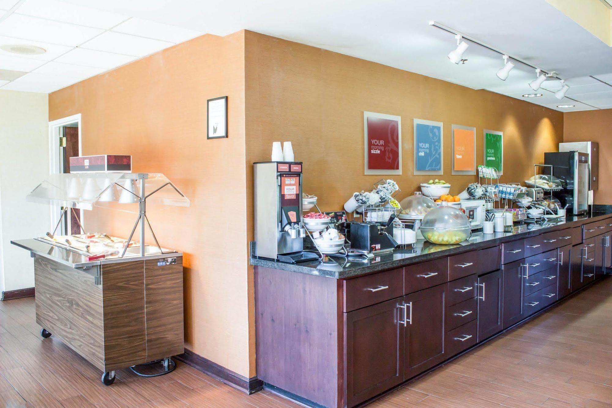 Four Points By Sheraton Greensboro Airport Bagian luar foto